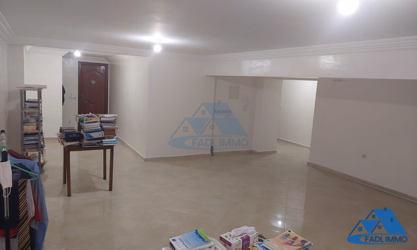 Bureau à vendre au premier étage Bureau à vendre au premier étage