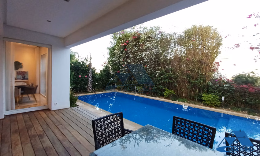 Villa à vendre avec terrasse et deux étages