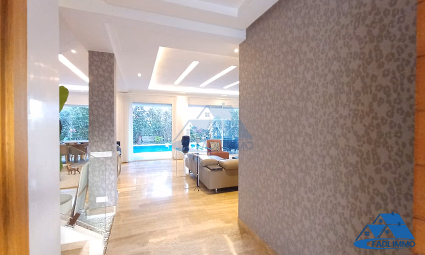 Villa à vendre avec terrasse et deux étages