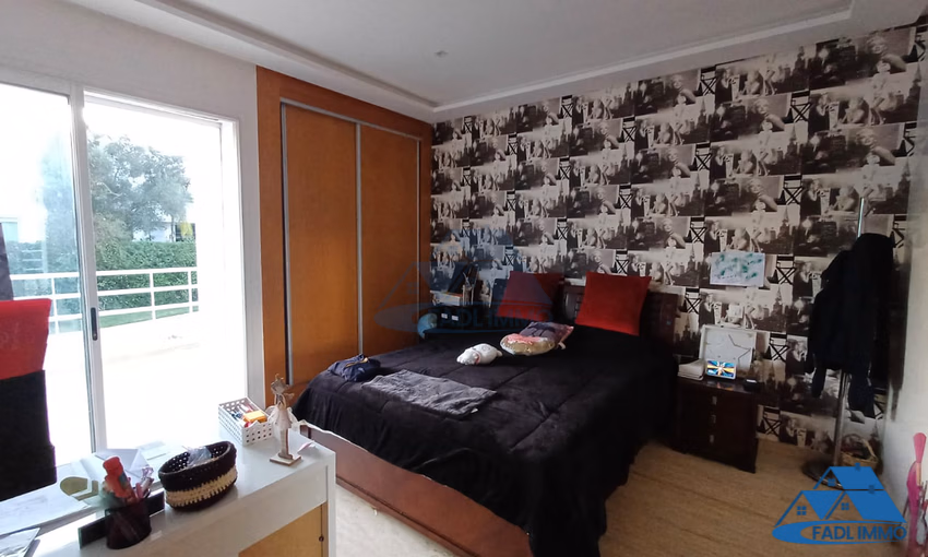 Villa à vendre avec terrasse et deux étages