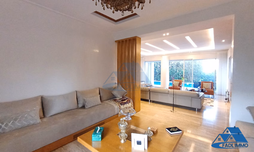 Villa à vendre avec terrasse et deux étages