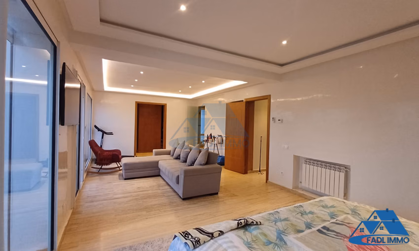 Villa à vendre avec terrasse et deux étages