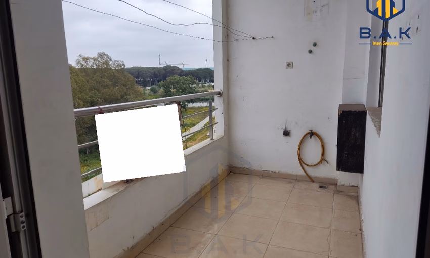 شقة للبيع مع تراس في الطابق الخامس شقة للبيع مع تراس في الطابق الخامس