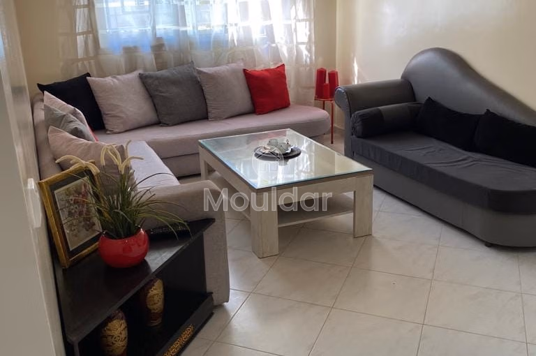 شقة للإيجار مع مسبح في الطابق الأول