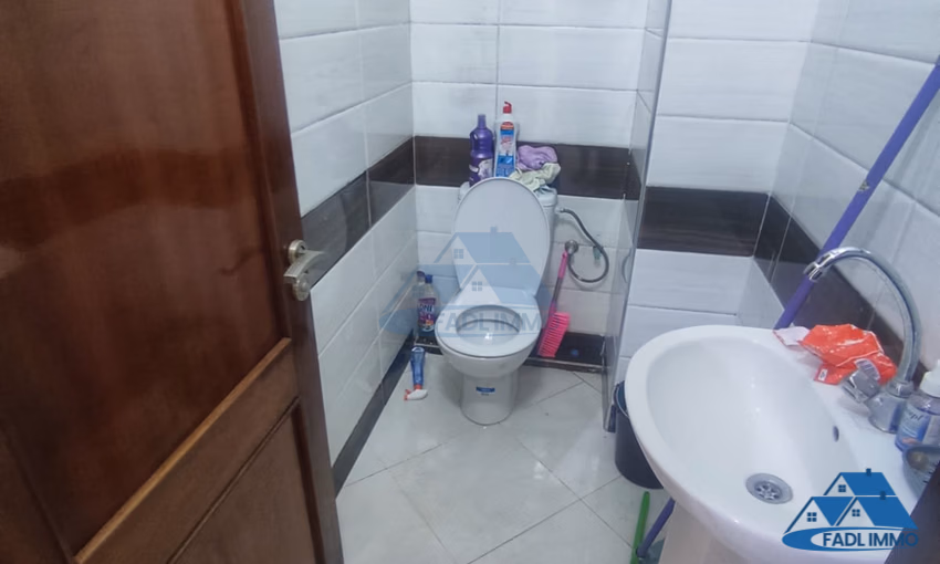 Bureau à louer avec terrasse au premier étage