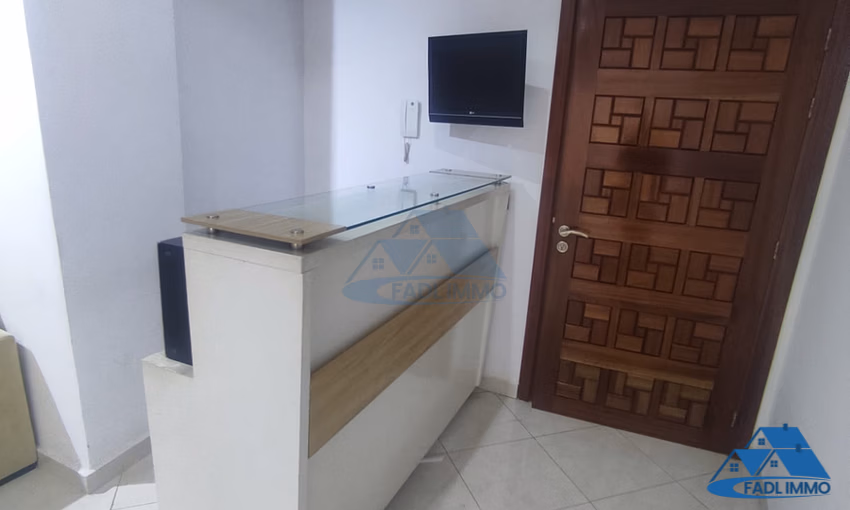 Bureau à louer avec terrasse au premier étage