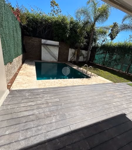 Villa à louer avec piscine