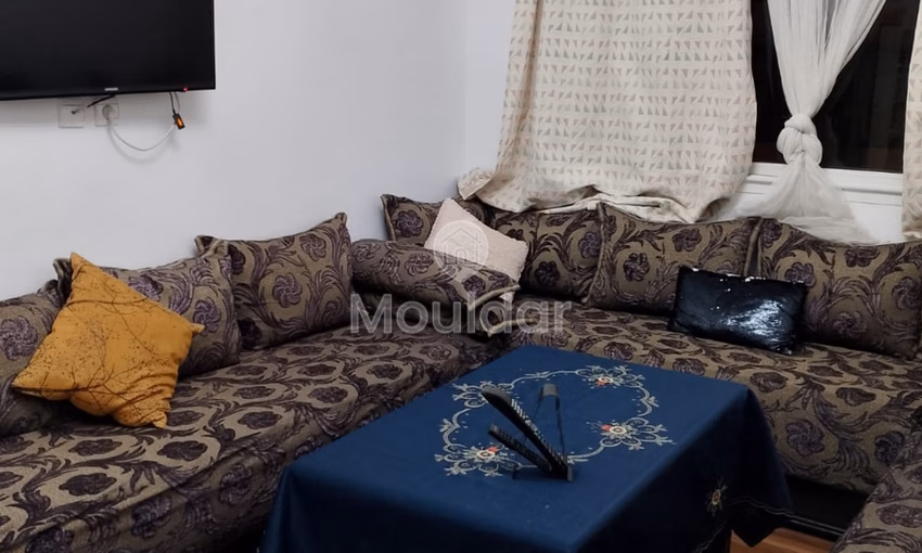 شقة للإيجار مع شرفة في الطابق الأرضي