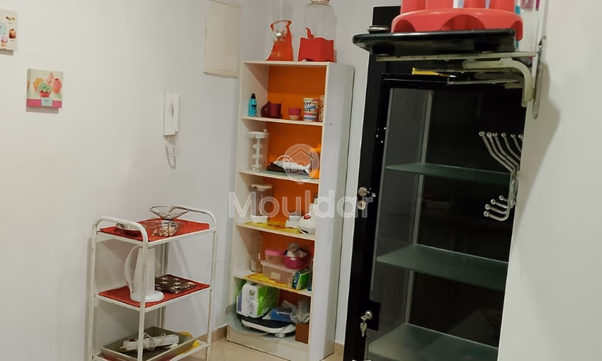 شقة للإيجار مع شرفة في الطابق الأرضي