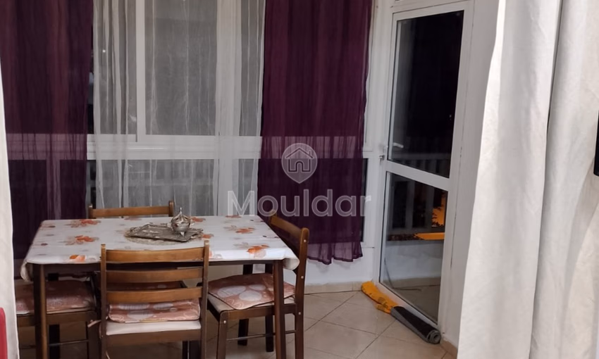 شقة للإيجار مع شرفة في الطابق الأرضي