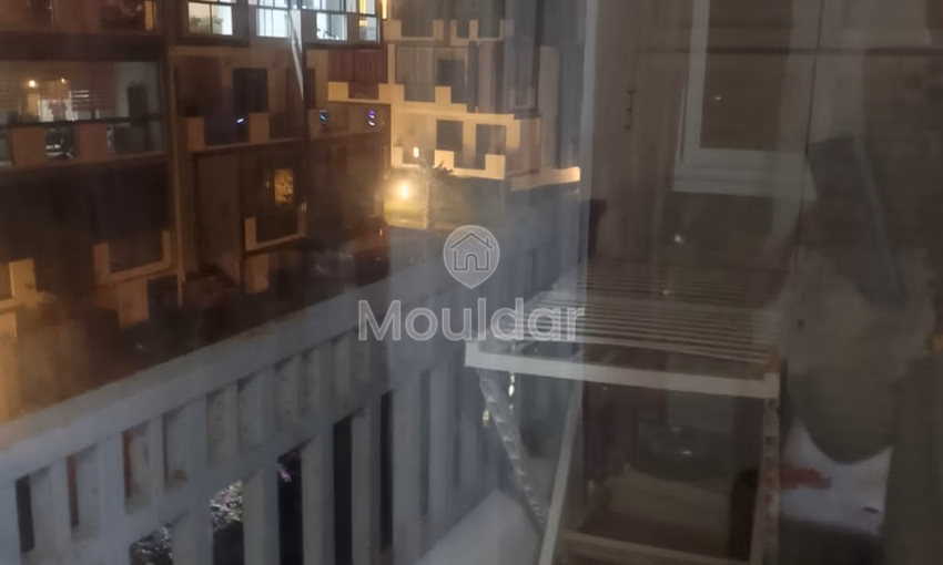 شقة للإيجار مع شرفة في الطابق الأرضي