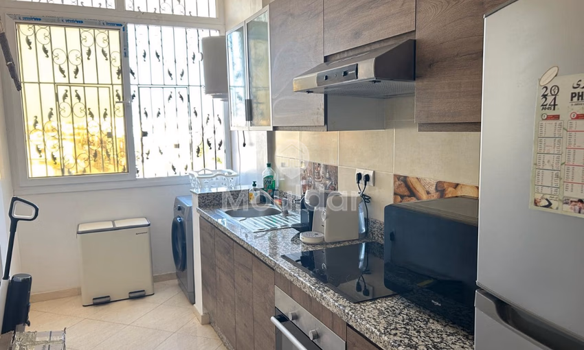 شقة للشراء مع شرفة في الطابق الثالث