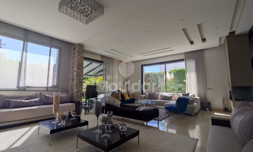 فيلا للشراء مع مسبح فيلا للشراء مع مسبح