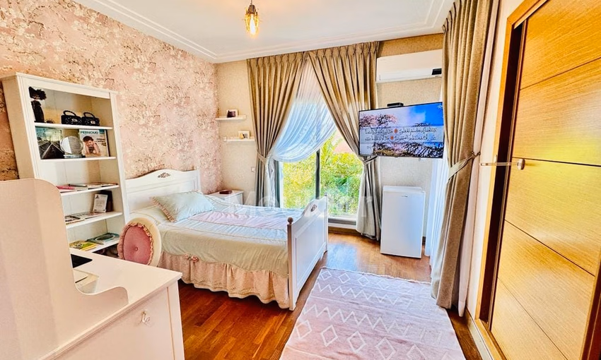 Villa en venta con piscina