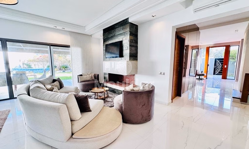 Villa en venta con piscina