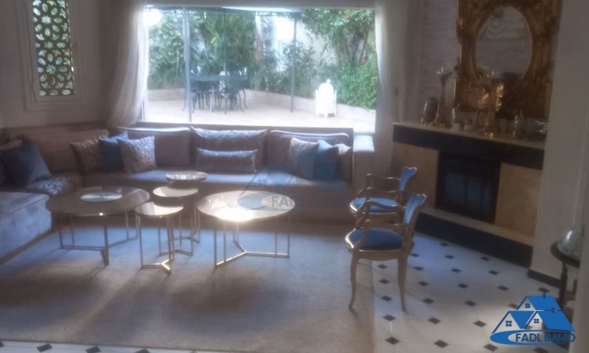 Villa for sale with garden and three floors Villa for sale with garden and three floors