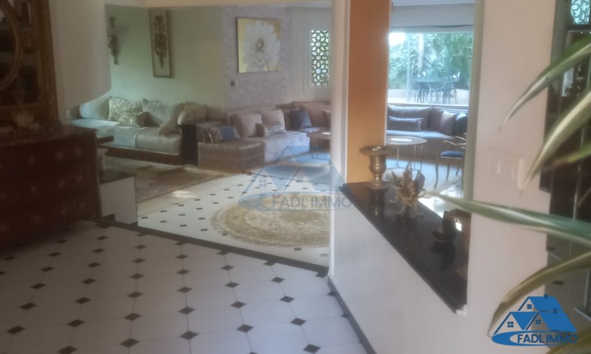 Villa à vendre avec jardin et trois étages - view 3