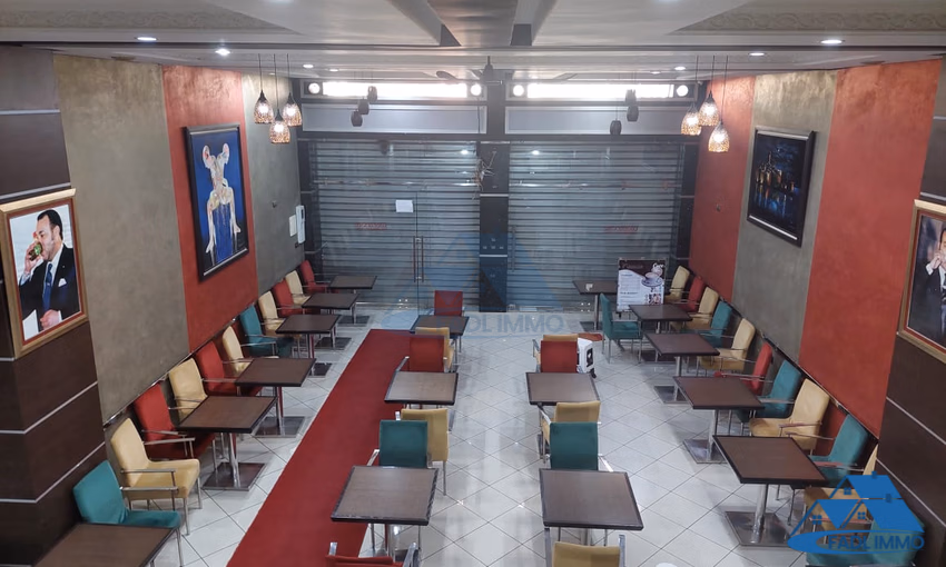 Maison à vendre avec terrasse et quatre étages