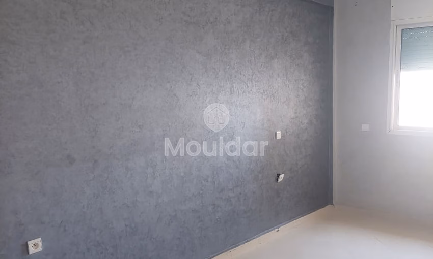 شقة للبيع في الطابق الثالث