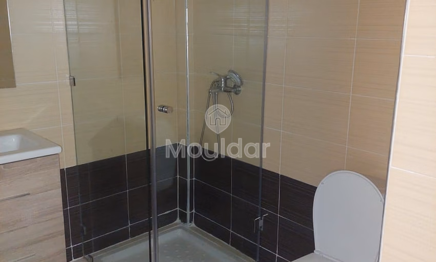 شقة للبيع في الطابق الثالث