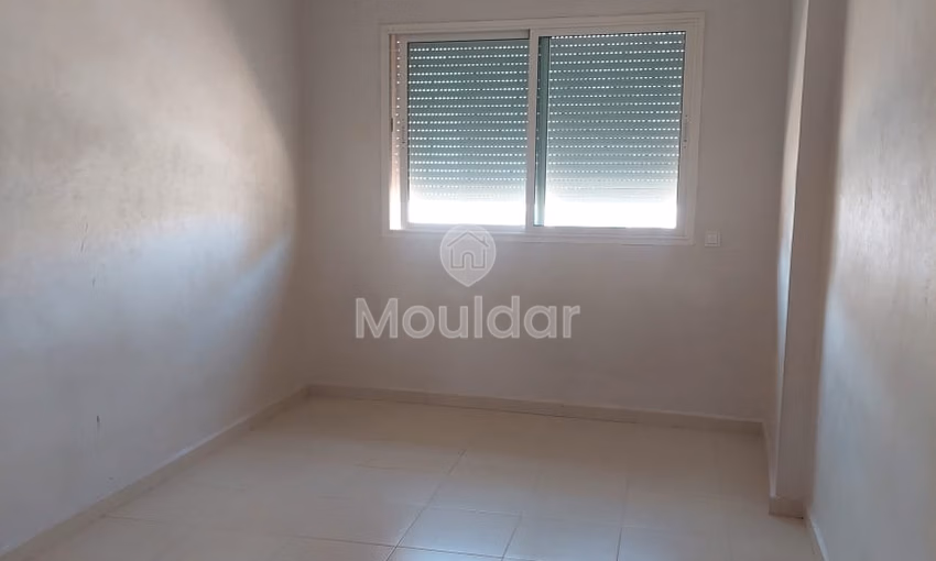 شقة للبيع في الطابق الثالث