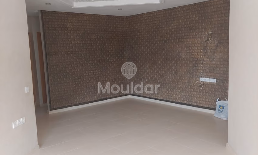 شقة للبيع في الطابق الثالث