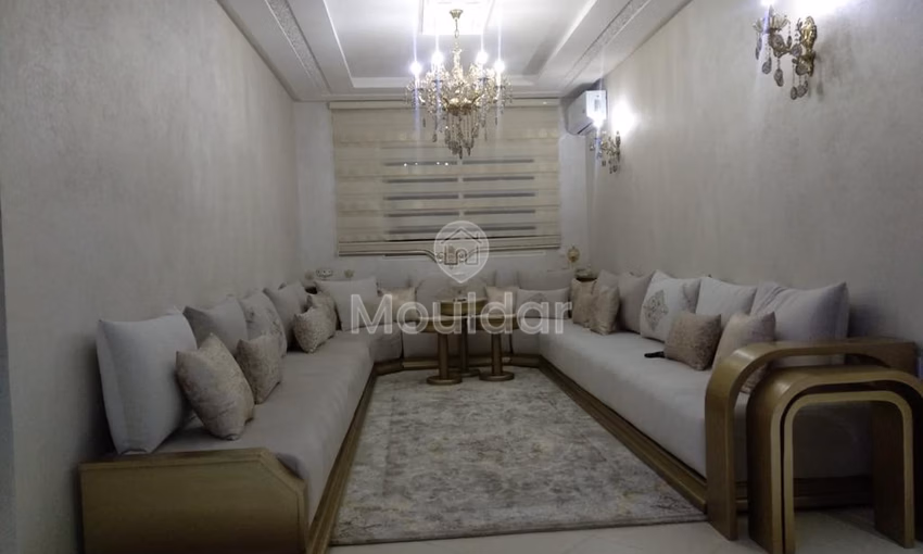 شقة للبيع في الطابق الثالث