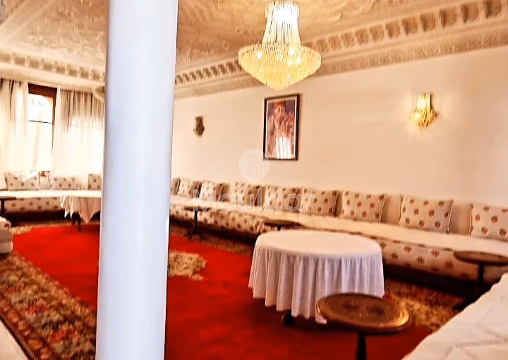 Villa à vendre - 3 chambres, 330 m²