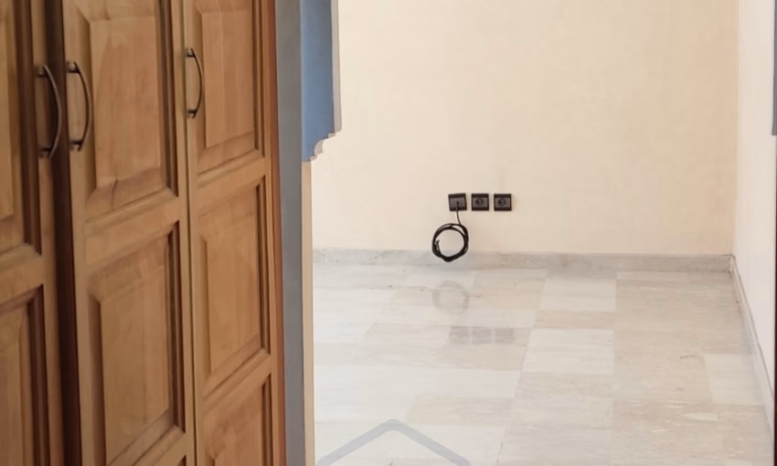 شقة للبيع مع تراس في الطابق الثالث