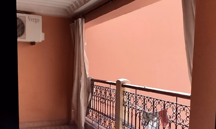 شقة للبيع مع تراس في الطابق الثالث