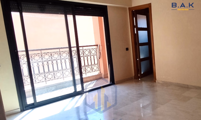 شقة للبيع مع تراس في الطابق الثالث