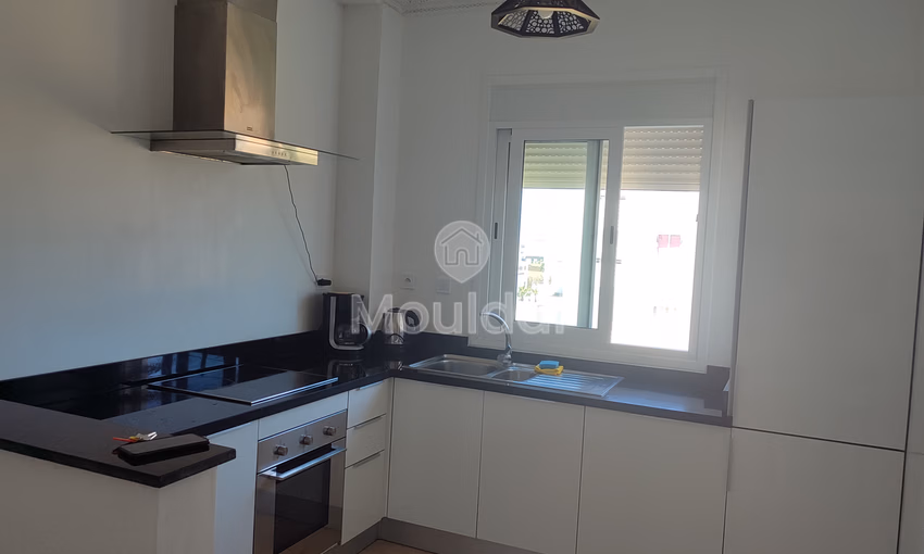 شقة للإيجار مع مسبح في الطابق الثاني