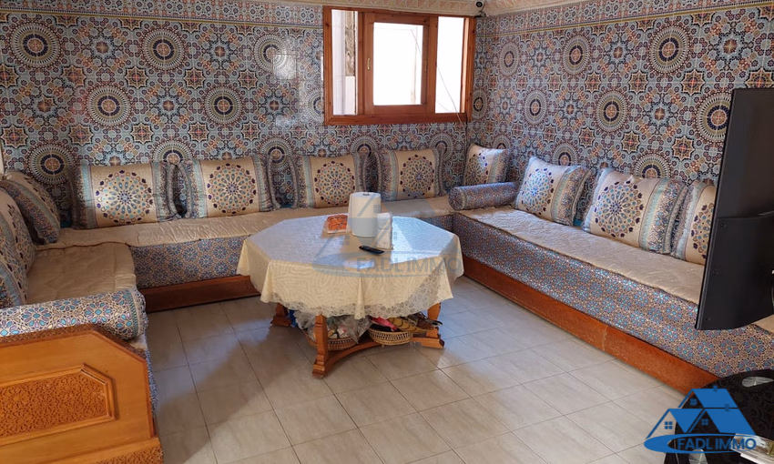 Villa à vendre avec terrasse et trois étages Villa à vendre avec terrasse et trois étages