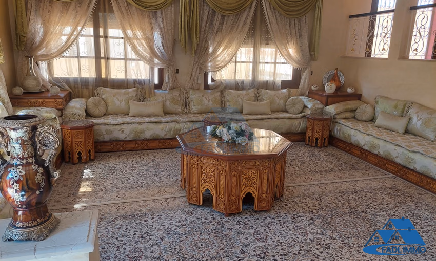 Villa à vendre avec terrasse et trois étages Villa à vendre avec terrasse et trois étages