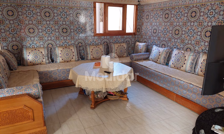 فيلا للبيع مع تراس و ثلاثة طوابق