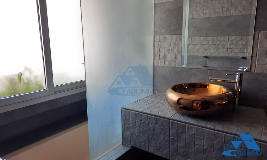 Appartement à louer au troisième étage