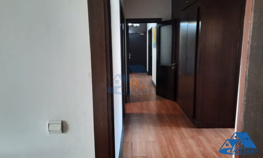 Appartement à louer au troisième étage