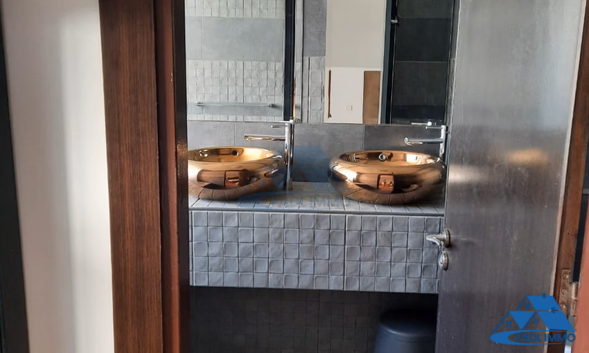 Appartement à louer au troisième étage