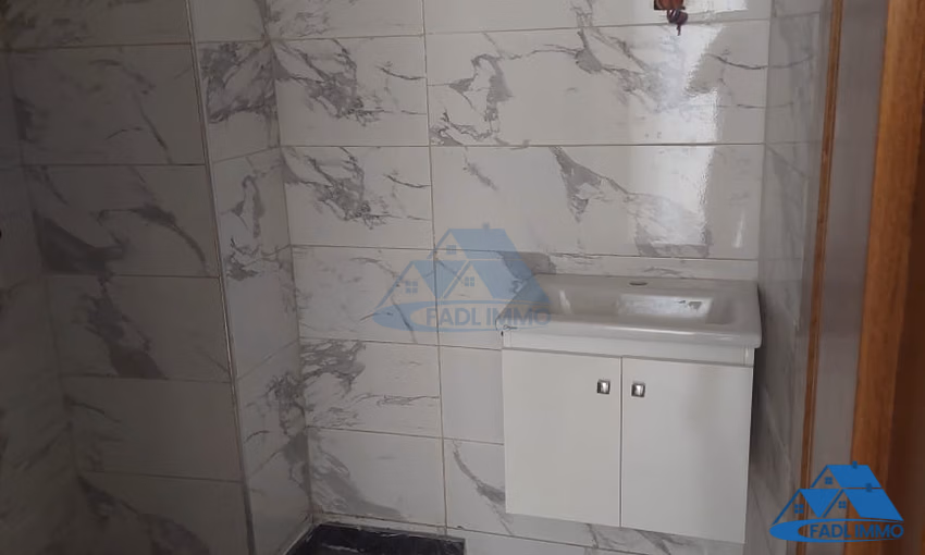 Studio neuf à vendre avec balcon