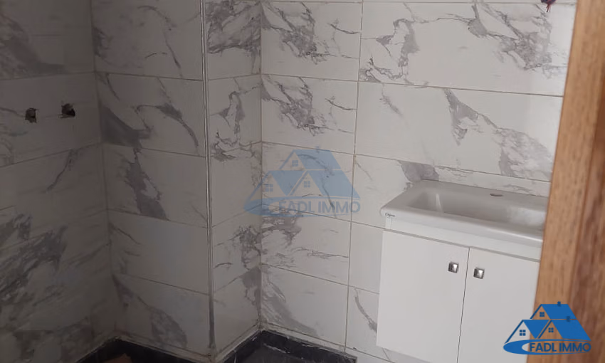 Studio neuf à vendre avec balcon