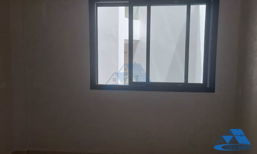 Studio neuf à vendre avec balcon