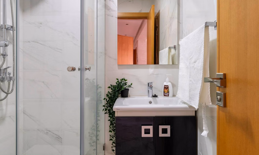 شقة للإيجار مع تراس في الطابق الأول