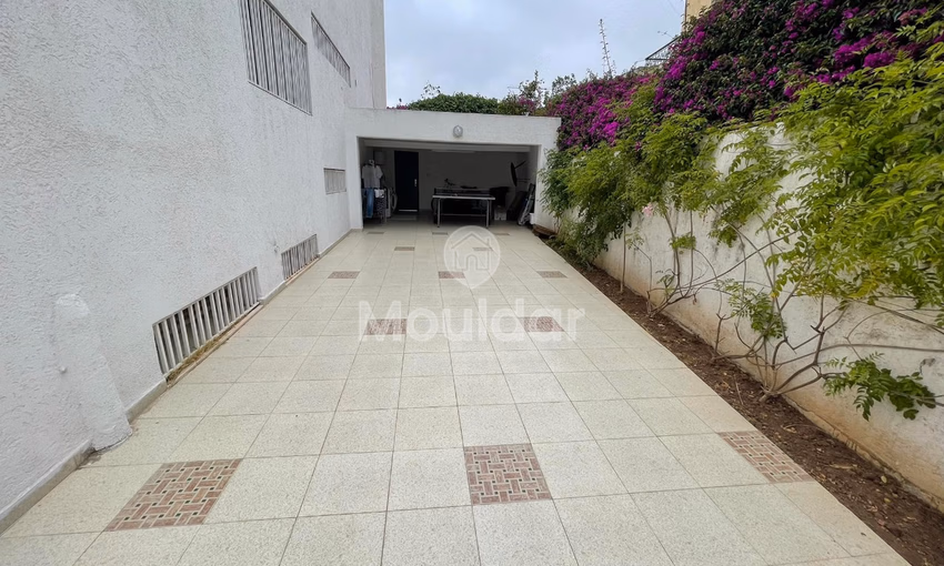 Villa for rent in Casablanca, C.I.L, 4 bedrooms, 460 m² Villa for rent in Casablanca, C.I.L, 4 bedrooms, 460 m²