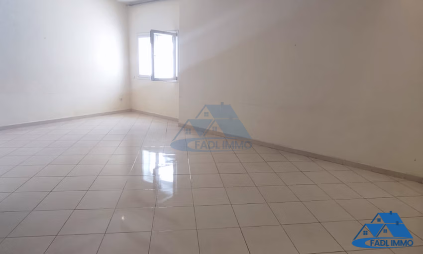 Appartement à louer avec balcon au septième étage Appartement à louer avec balcon au septième étage