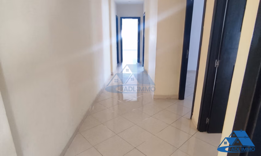 Appartement à louer avec balcon au septième étage Appartement à louer avec balcon au septième étage