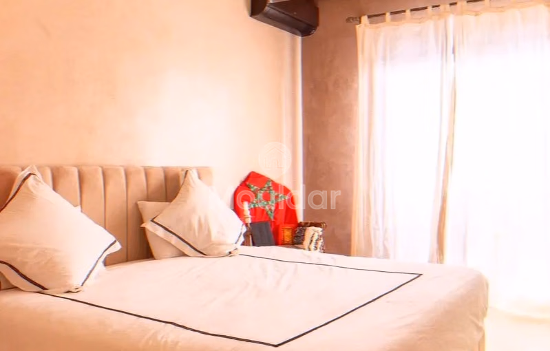 شقة للشراء مع شرفة في الطابق الأول شقة للشراء مع شرفة في الطابق الأول