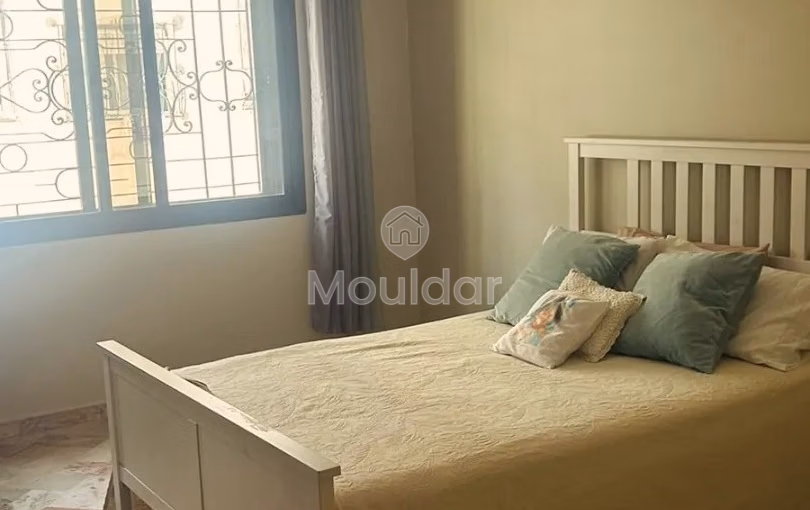 شقة للشراء مع شرفة في الطابق الأرضي شقة للشراء مع شرفة في الطابق الأرضي