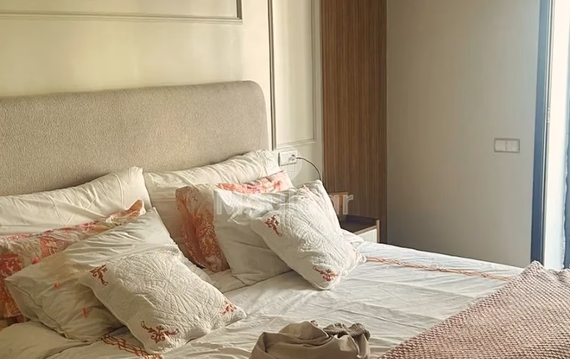 شقة للشراء مع شرفة في الطابق الأرضي شقة للشراء مع شرفة في الطابق الأرضي