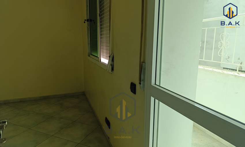 شقة للإيجار مع تراس في الطابق الثامن شقة للإيجار مع تراس في الطابق الثامن