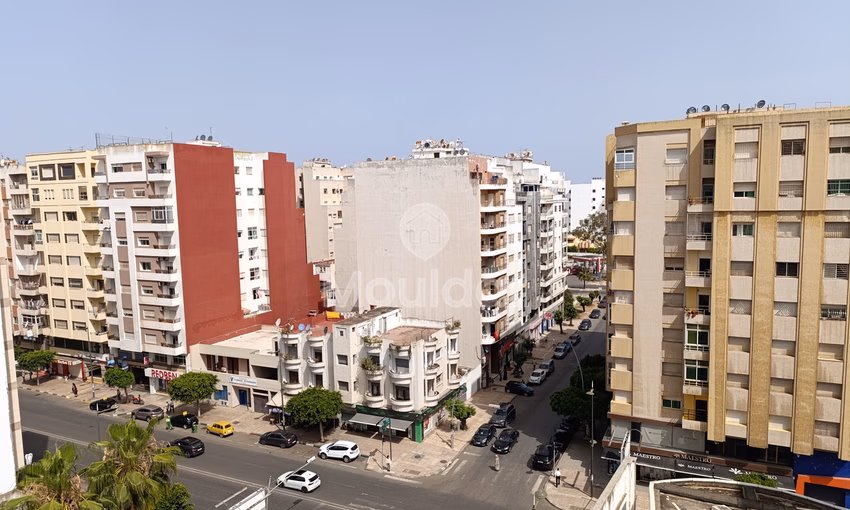 شقة للإيجار مع تراس في الطابق الثامن